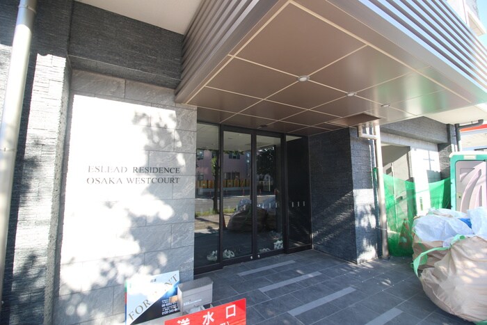 物件外観写真3　(エントランス部分)