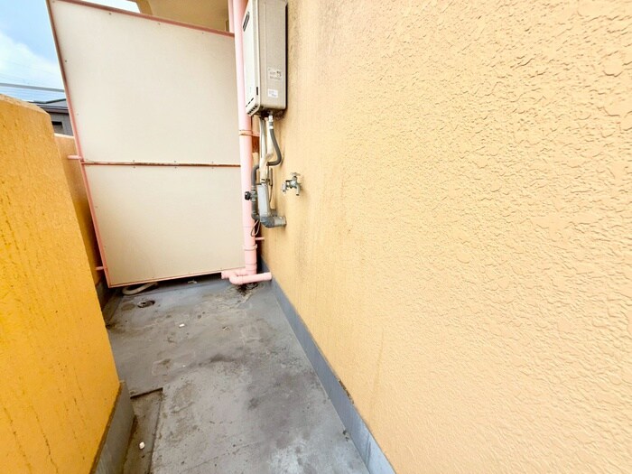 物件内観写真12　(洗濯機置場)