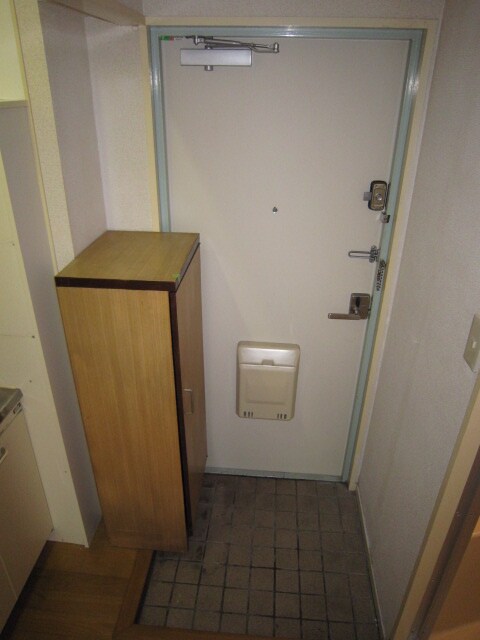 物件内観写真12　(玄関)