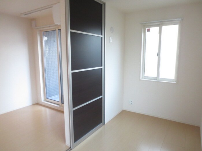 物件内観写真10　(居室)