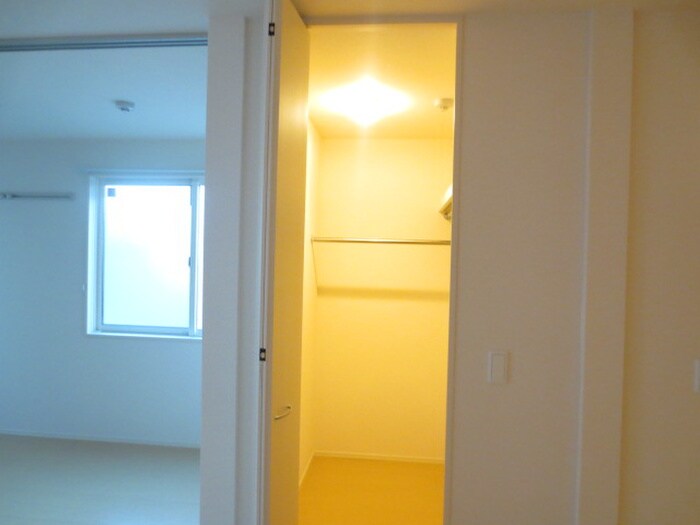 物件内観写真12　(収納)