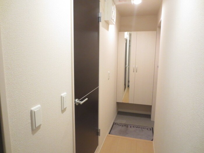 物件内観写真16　(玄関)