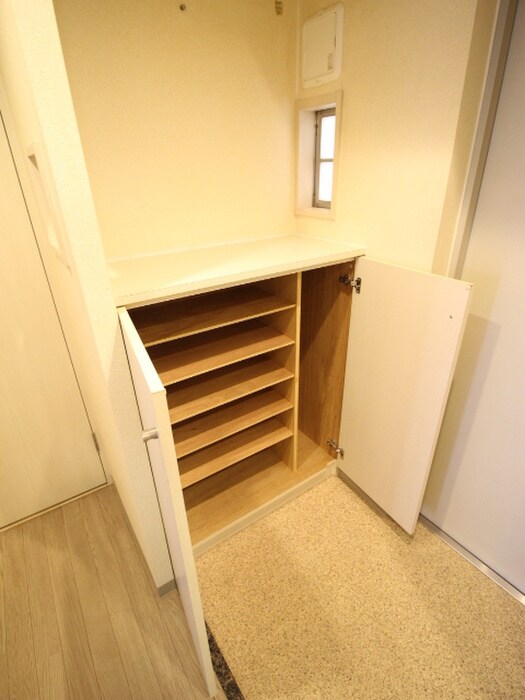 物件内観写真15　(靴箱)