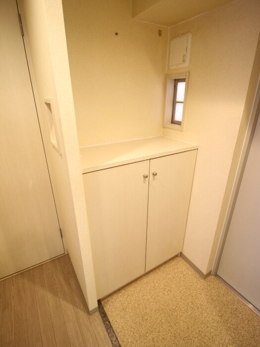 物件内観写真16　(玄関)