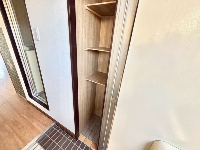 物件内観写真10　(靴箱)