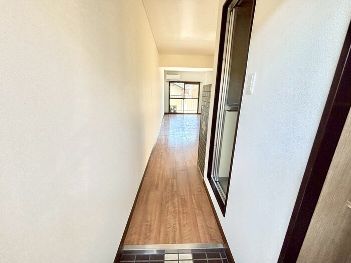 物件内観写真14　(廊下)