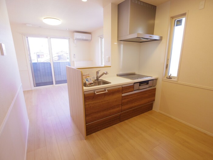 物件内観写真10　(内観写真)