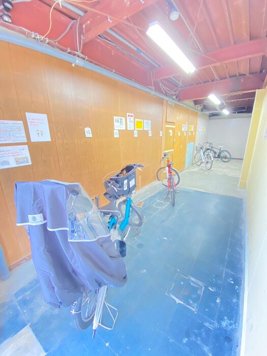 正栄マンションの駐輪場