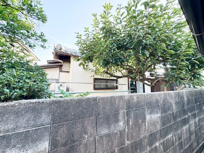 物件内観写真16　(室内からの展望)