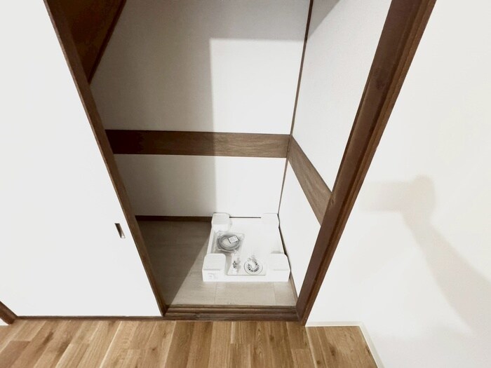 物件内観写真18　(洗濯機置場)