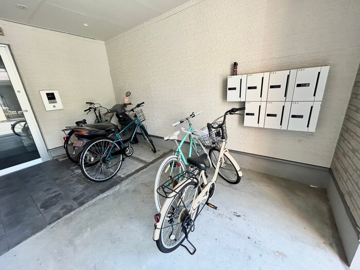 物件外観写真3　(駐輪場)