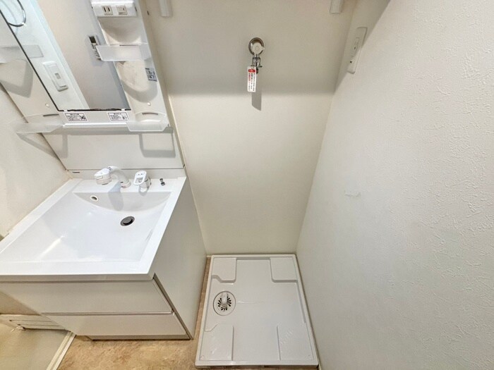 物件内観写真13　(洗濯機置場)