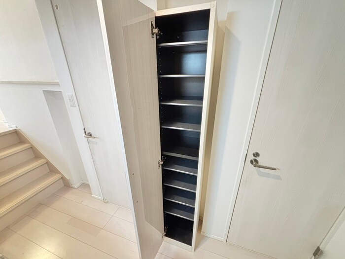 ハーモニーテラス今川の靴箱