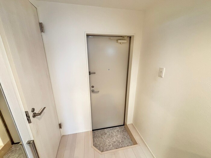 物件内観写真20　(玄関)