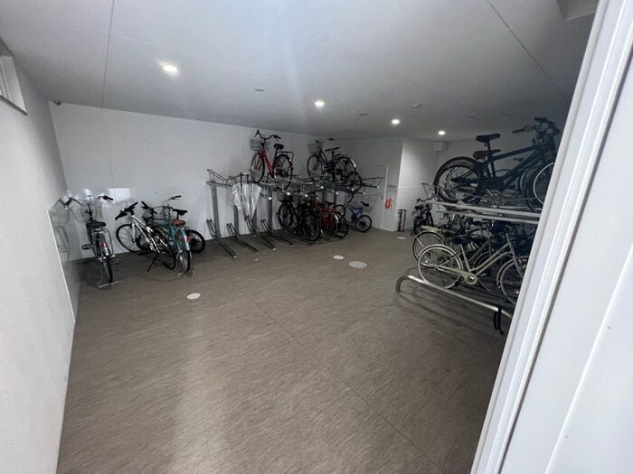 物件外観写真5　(駐輪場)