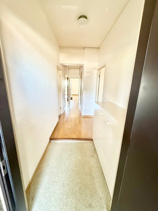 物件内観写真7　(玄関)