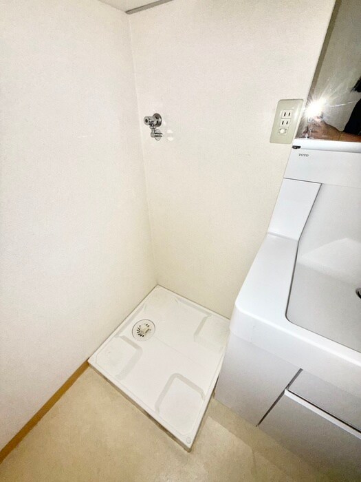 物件内観写真13　(洗濯機置場)