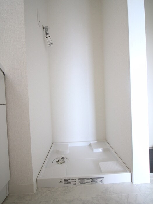 物件内観写真11　(洗濯機置場)