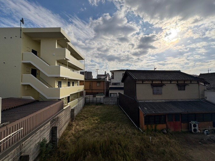 物件内観写真13　(室内からの展望)