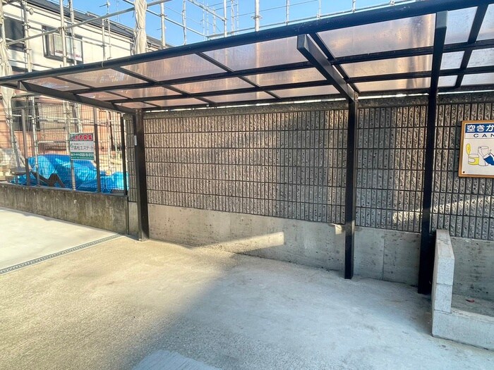 物件外観写真4　(駐輪場)