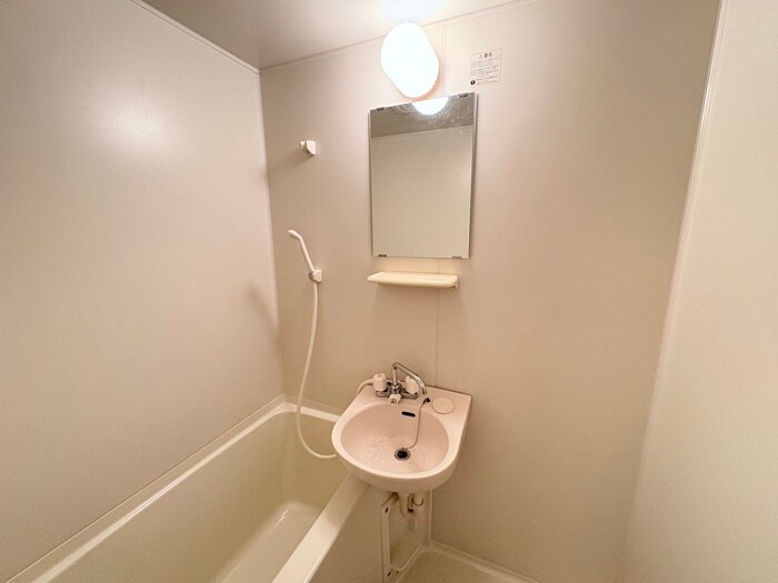 物件内観写真11　(洗面)