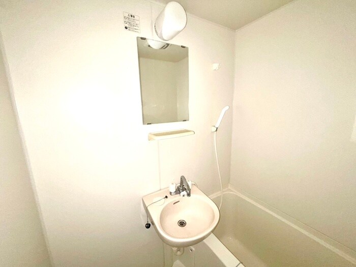 物件内観写真11　(洗面)