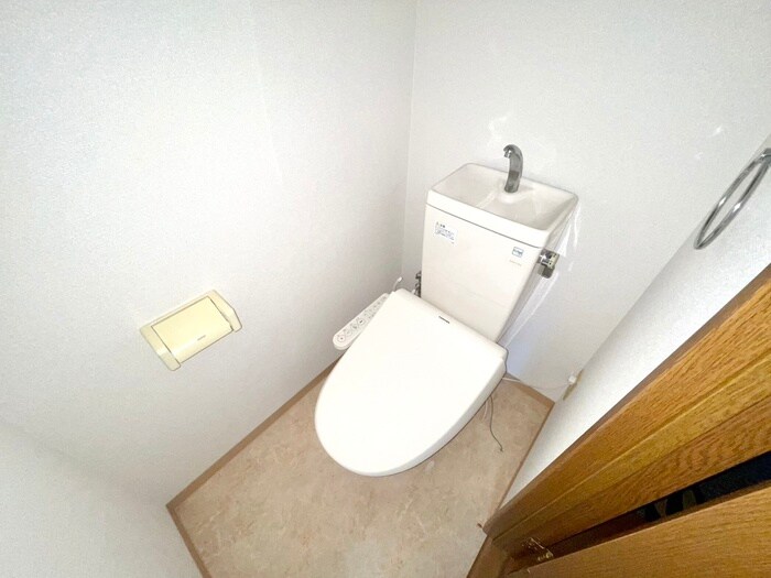 物件内観写真12　(トイレ)