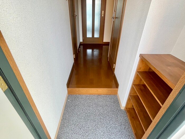 物件内観写真15　(玄関)