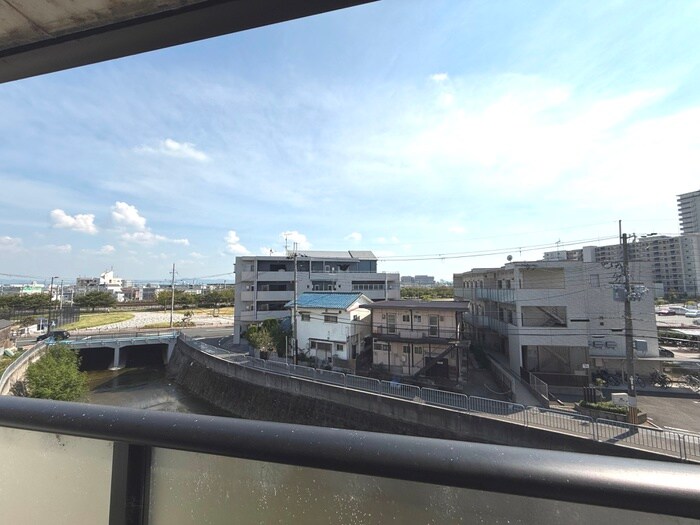 物件内観写真22　(室内からの展望)