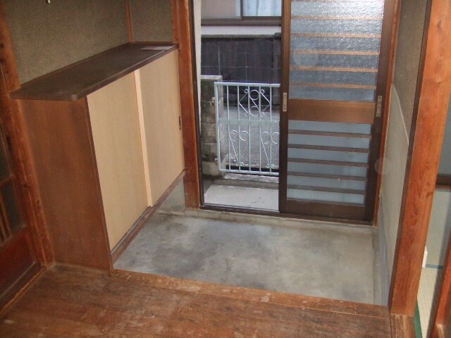 物件内観写真9　(玄関)