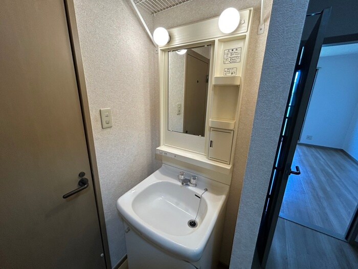 物件内観写真10　(洗面)