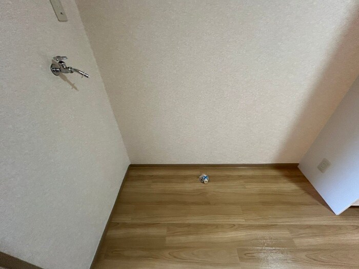 物件内観写真13　(洗濯機置場)