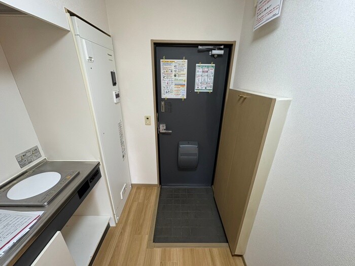 物件内観写真16　(玄関)