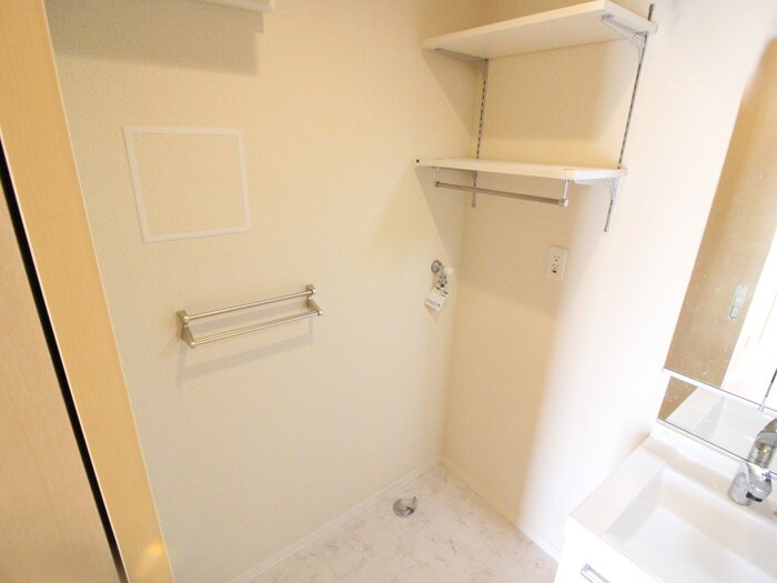 物件内観写真20　(洗濯機置場)