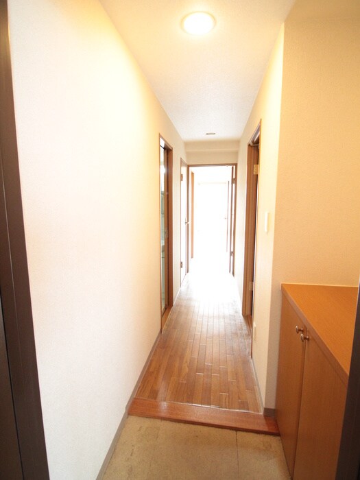 物件内観写真7　(玄関)