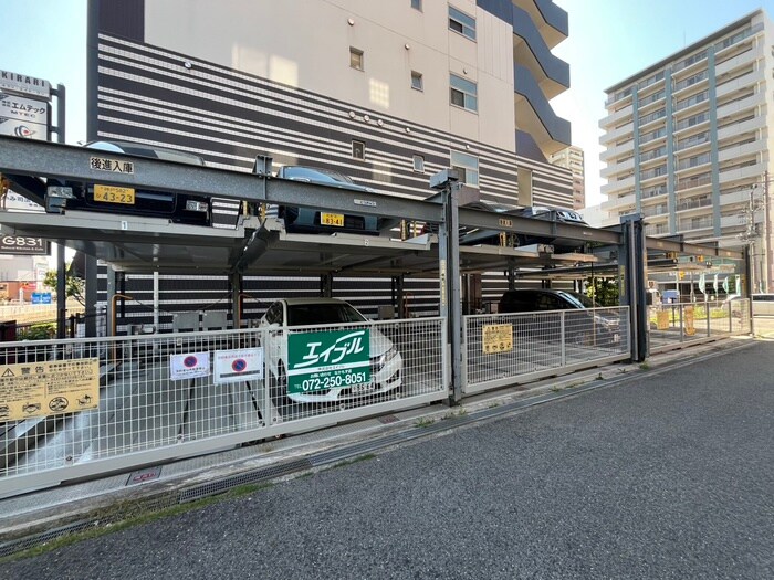 物件外観写真3　(駐車場)