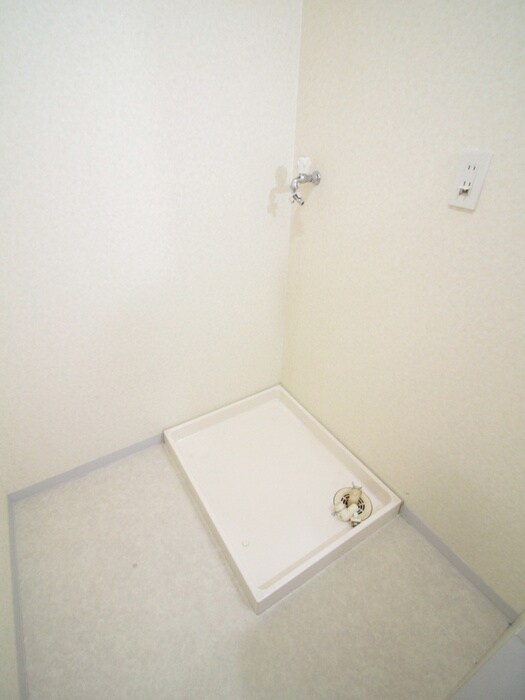 物件内観写真10　(洗濯機置場)