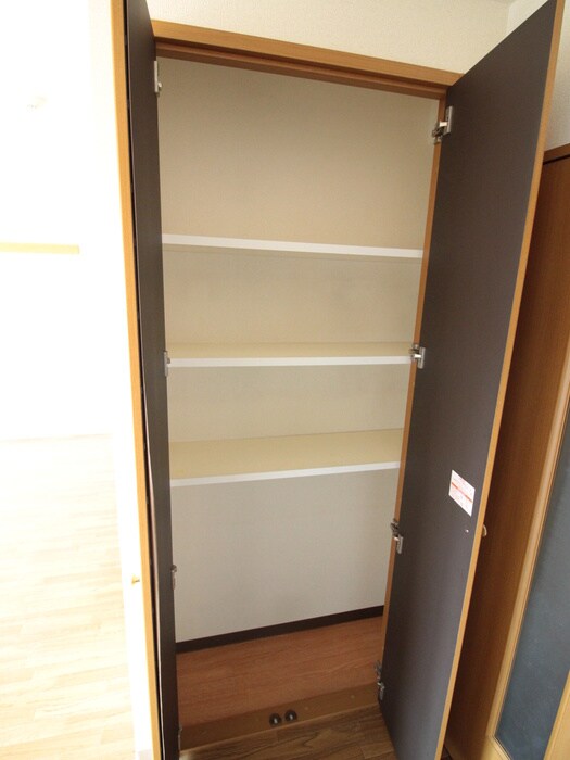 物件内観写真21　(収納)