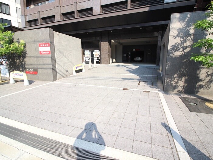 物件外観写真4　(駐車場)