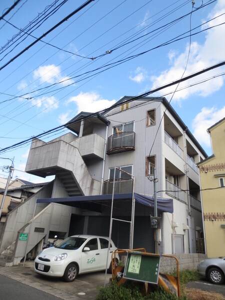 アビ－ロ－ド嵯峨外観写真