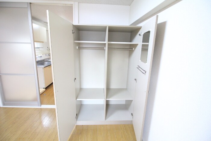 物件内観写真16　(収納)