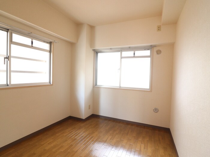 物件内観写真4　(居室)