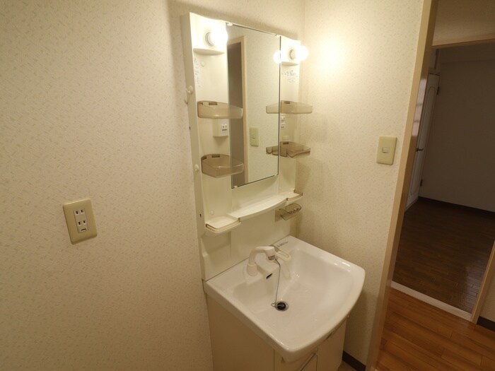 物件内観写真9　(洗面)