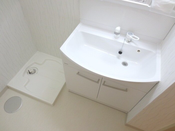 物件内観写真9　(洗濯機置場)