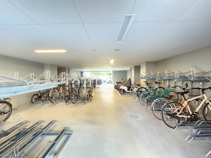 物件外観写真3　(駐車場)