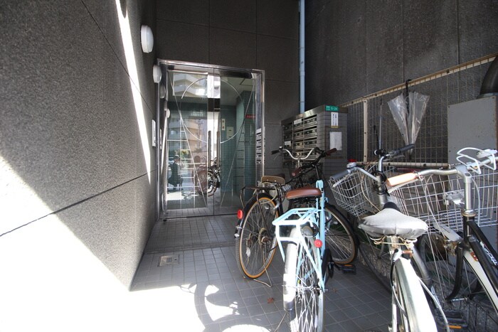 物件外観写真5　(エントランス部分)