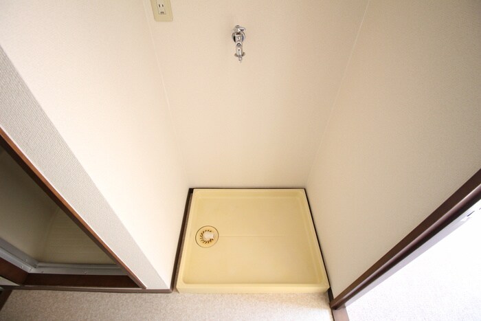 物件内観写真15　(洗濯機置場)