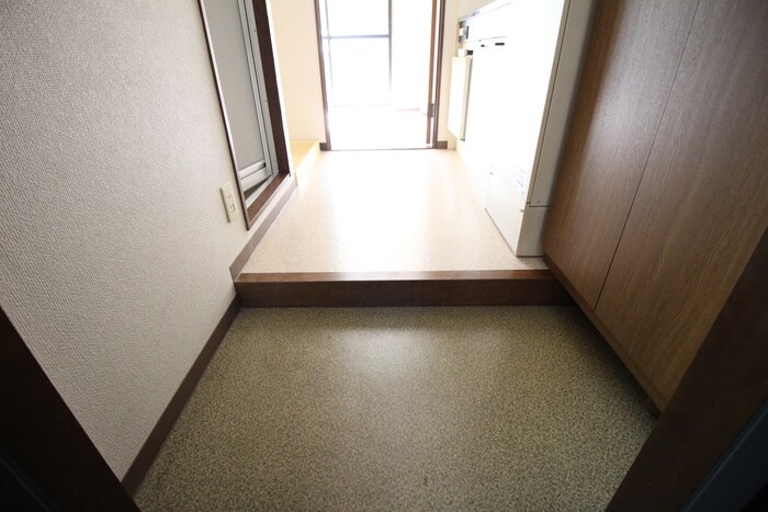 物件内観写真17　(玄関)