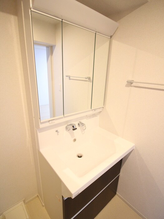 物件内観写真9　(洗面)