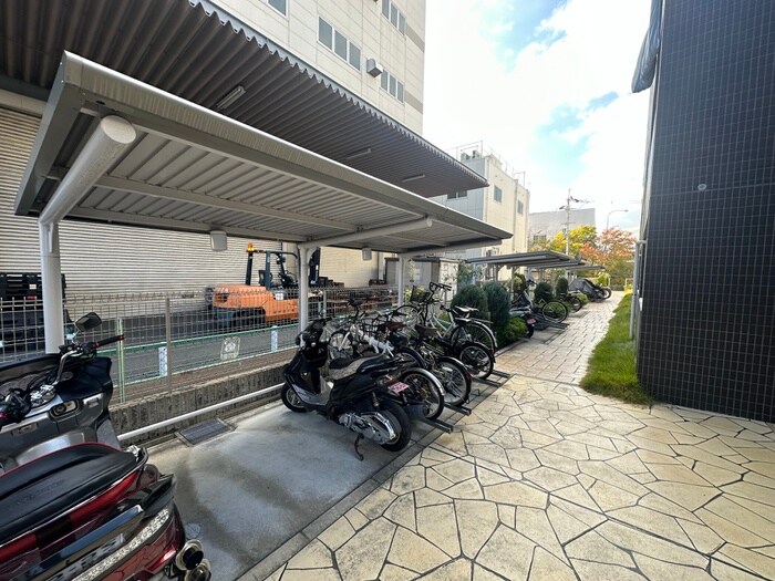物件外観写真5　(駐輪場)